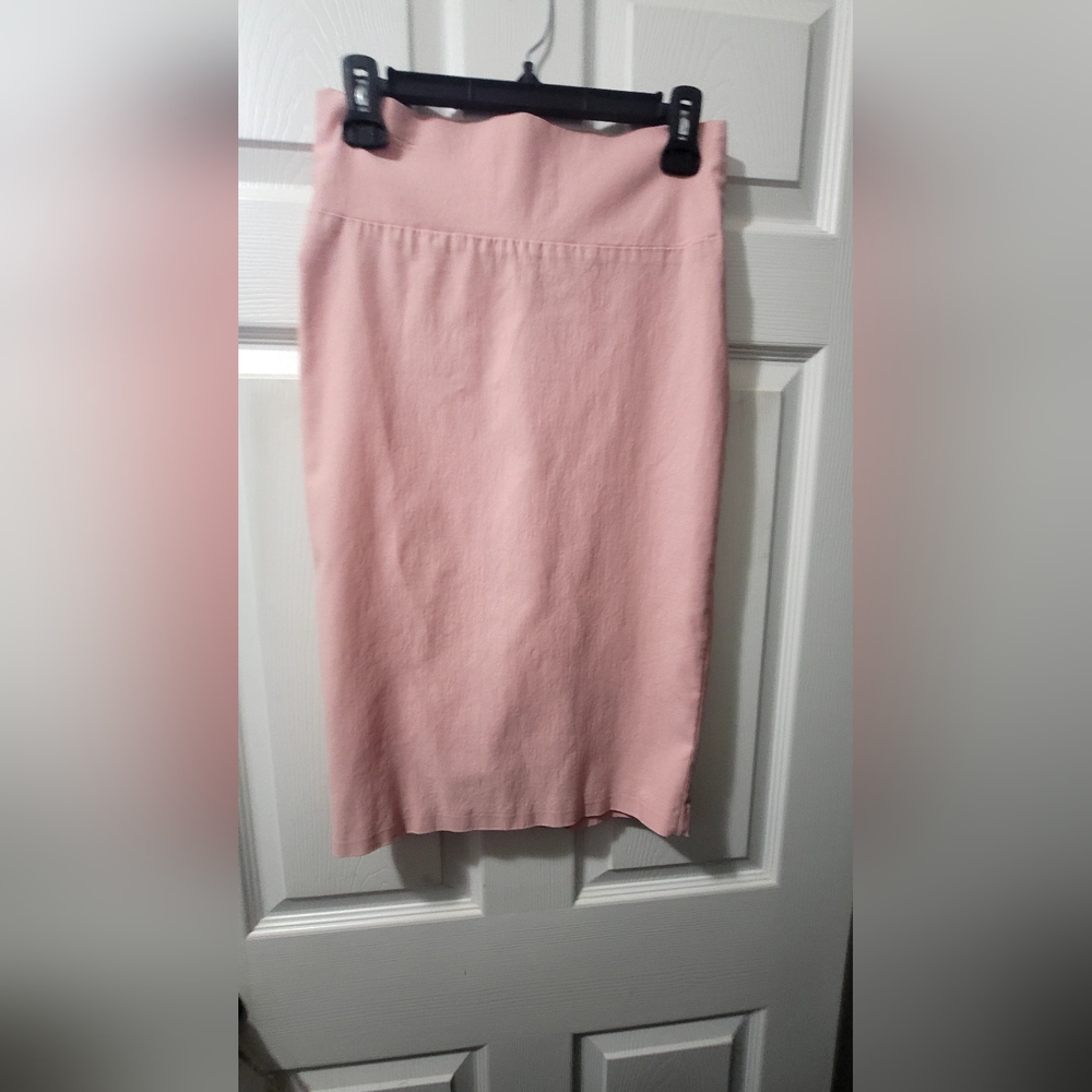 Light pink pencil skirt